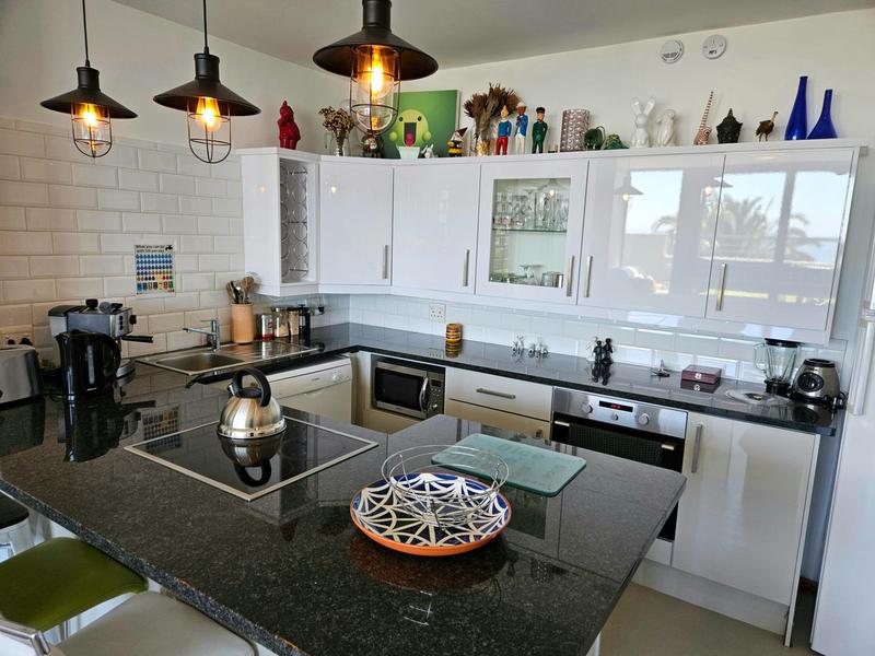 5 Bedroom Property for Sale in Green Point Western Cape